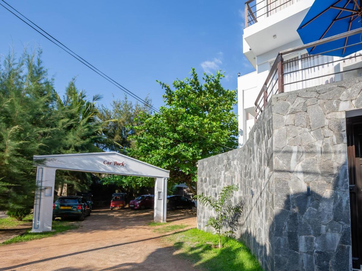 Royal Mount Hotel Dehiwala-Mount Lavinia Exteriör bild